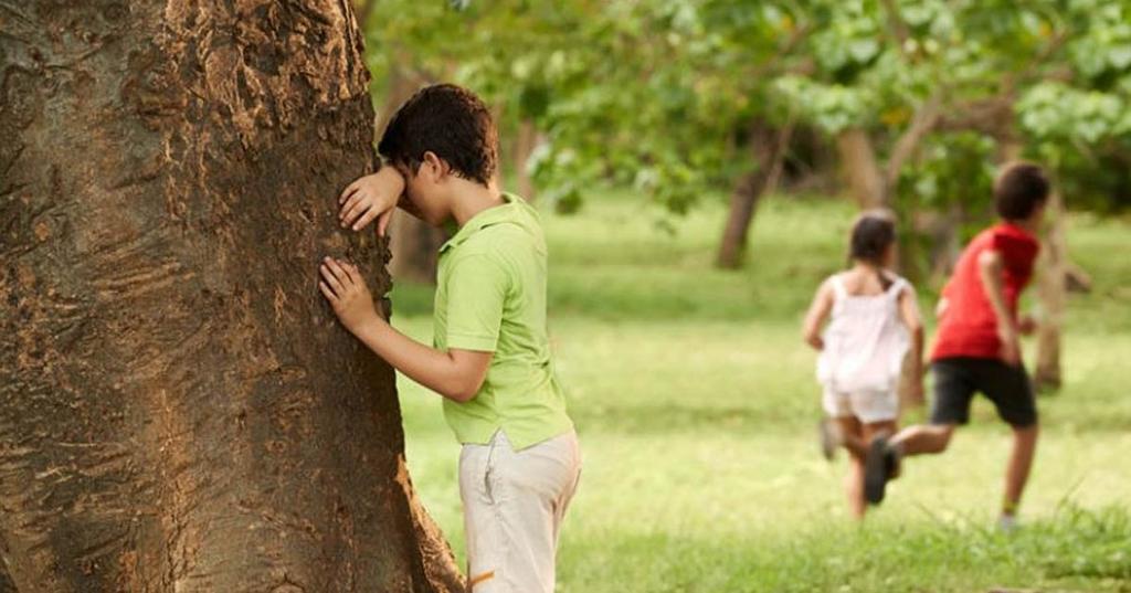 chó trốn góc tối